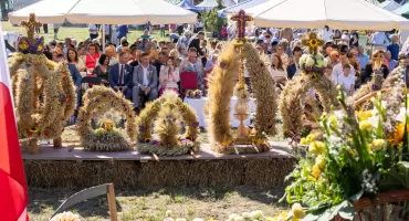 Dożynki w Pogorzelcu. Gmina Maciejowice podziękowała rolnikom za tegoroczne plony [ZDJĘCIA]