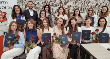 16 nauczycieli z Garwolina z awansem. Odebrali akty mianowania