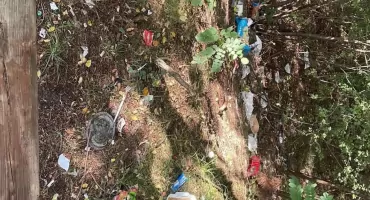 ŁKS Promnik Łaskarzew apeluje do młodzieży: Spotykajcie się, ale sprzątajcie po sobie. 