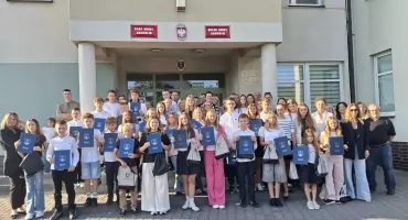 Najlepsi z najlepszych nagrodzeni! Wójt wręczył stypendia [ZDJĘCIA]