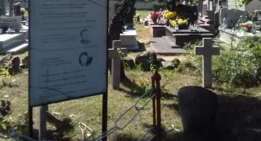 Spór o kwaterę wojenną w Wildze. Mieszkaniec oburzony bałaganem, gmina zapowiada rychły remont