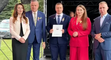 Podziękowanie za trud i troskę o polską ziemię. Odznaczenia „Zasłużony dla Rolnictwa” wręczone w Miętnem!