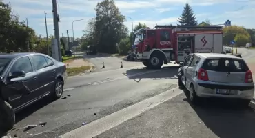 Zderzenie na skrzyżowaniu w Woli Rębkowskiej. Jedna osoba trafiła do szpitala