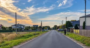 Petycja mieszkańców wpadła w „czarną dziurę”? Rok bez odpowiedzi ze strony starostwa