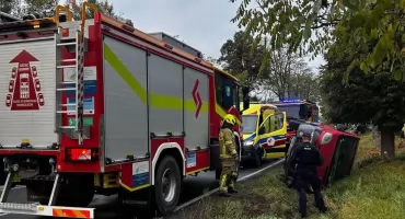 Wpadł w poślizg i wylądował w rowie