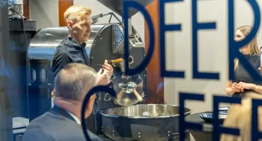 Palarnia Deer Coffee oficjalnie otwarta. „Czarna Wilga” została nazwą garwolińskiej kawy
