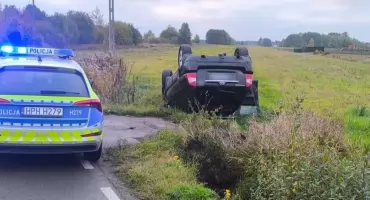 Dachowanie w Garwolinie. 64-latek zasłabł za kierownicą