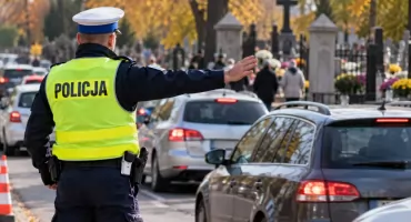 Więcej policji na drogach i przy cmentarzach. Rusza akcja „Bezpieczny weekend”